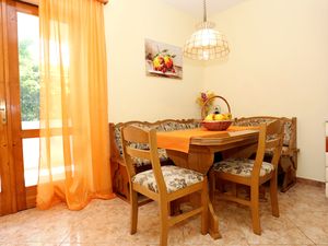 23927825-Ferienwohnung-5-Orebić-300x225-4