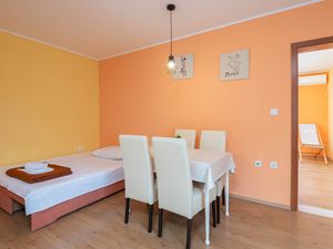 23943706-Ferienwohnung-4-Orebić-300x225-4