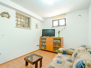 18323285-Ferienwohnung-4-Orebić-300x225-1