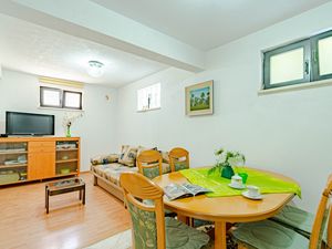 18323285-Ferienwohnung-4-Orebić-300x225-4