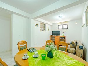 18323285-Ferienwohnung-4-Orebić-300x225-5