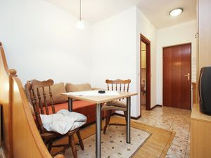 18693229-Ferienwohnung-2-Orebić-300x225-1