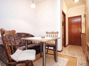 18688495-Ferienwohnung-2-Orebić-300x225-1