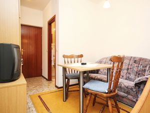 18693230-Ferienwohnung-2-Orebić-300x225-1