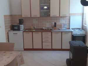 21720369-Ferienwohnung-6-Orebić-300x225-4