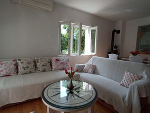 23080811-Ferienwohnung-6-Orebić-300x225-4