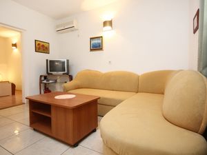 23930877-Ferienwohnung-5-Orebić-300x225-1