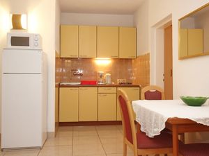 23930877-Ferienwohnung-5-Orebić-300x225-3