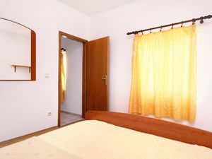 23930947-Ferienwohnung-4-Orebić-300x225-5