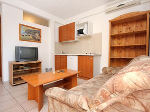 23930948-Ferienwohnung-5-Orebić-300x225-2