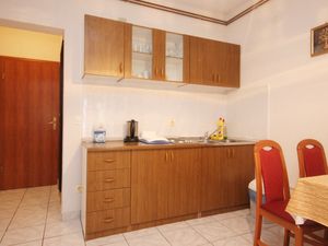 23930885-Ferienwohnung-4-Orebić-300x225-3