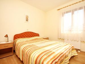 23930934-Ferienwohnung-3-Orebić-300x225-5