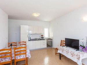 24057777-Ferienwohnung-5-Orebić-300x225-3