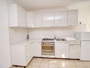 24058079-Ferienwohnung-4-Orebić-300x225-4