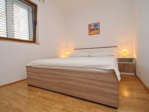 24058079-Ferienwohnung-4-Orebić-300x225-5