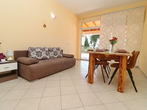 24058488-Ferienwohnung-3-Orebić-300x225-1