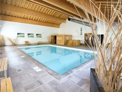 PoolOfHouse