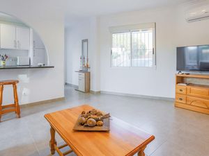 24003380-Ferienwohnung-4-Orihuela-300x225-3