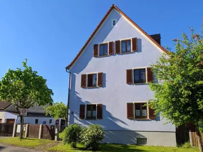 Haus von der Straße aus