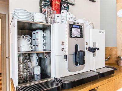 Kaffeemaschine in der Weinbar Kaffeemaschine in der Weinbar
