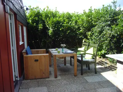 Die gemütliche Terrasse lädt zum Verweilen ein