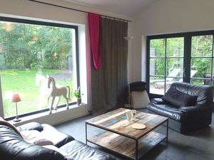 23898637-Ferienwohnung-2-Osterhever-300x225-5