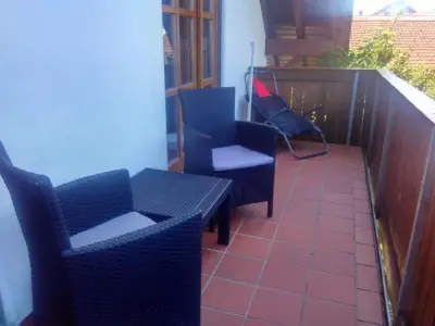 Balkon, zugänglich von Schlafzimmer und von Wohnzimmer