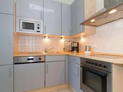 Küchenzeile mit Backofen Küchenzeile mit Backofen