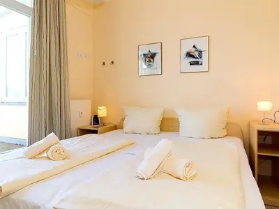 Schlafzimmer mit Doppelbett Schlafzimmer mit Doppelbett