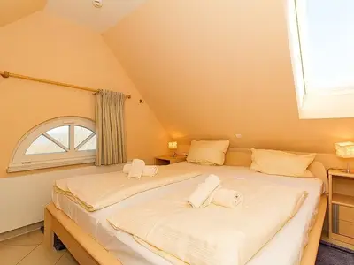 Schlafzimmer mit Doppelbett Schlafzimmer mit Doppelbett