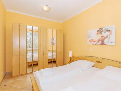Schlafzimmer mit Doppelbett Schlafzimmer mit Doppelbett