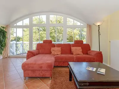 Wohn-Essbereich mit Couch