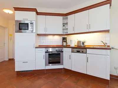 Küchenzeile mit Backofen