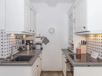 Küchenzeile mit Backofen Küchenzeile mit Backofen