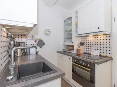 Küchenzeile mit Backofen Küchenzeile mit Backofen