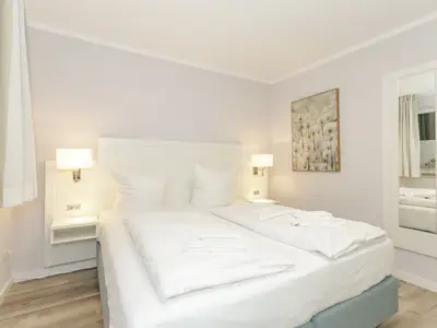Schlafzimmer mit Doppelbett