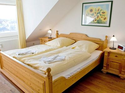 Schlafzimmer mit Doppelbett