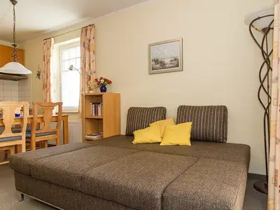 Wohn-Essbereich mit Schlafcouch