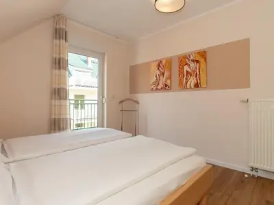 Schlafzimmer mit Doppelbett