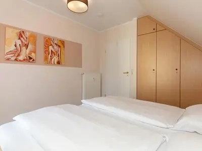 Schlafzimmer mit Doppelbett