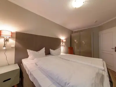 Schlafzimmer mit Doppelbett