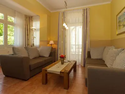 Wohn-Essbereich mit Couch