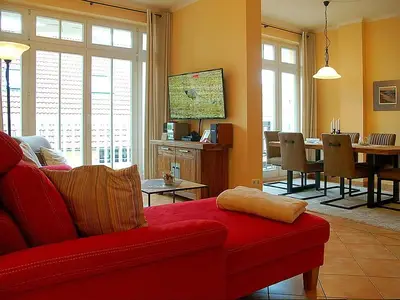 Wohn-Essbereich mit Couch