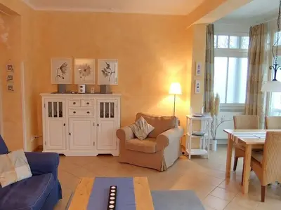 Wohn-Essbereich mit Couch