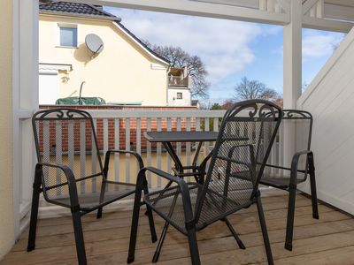 Balkon mit Gartenmöbeln