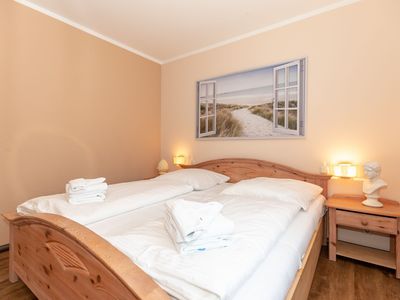 Schlafzimmer mit Doppelbett