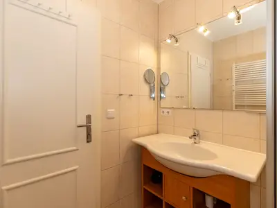 Badezimmer mit Dusche