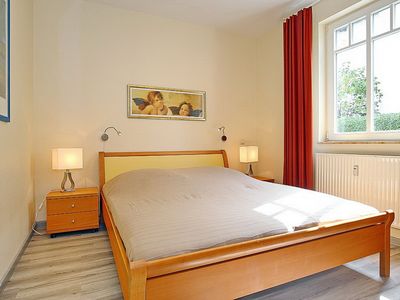 Schlafzimmer mit Doppelbett