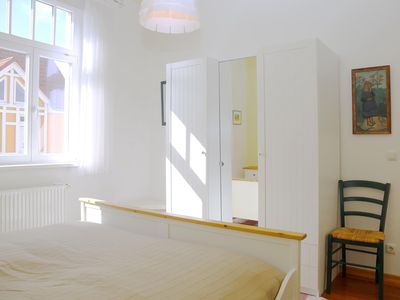 Schlafzimmer mit Kleiderschrank