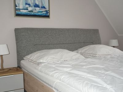 Schlafzimmer mit Doppelbett